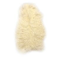 Biała Skóra Owcy Island - Klasyczny Wygląd Domowego Ciepła