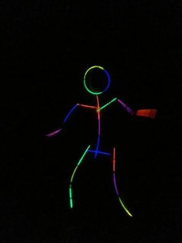 Bransoletki fluorescencyjne świecące w ciemności na Arena.pl