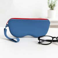 Sylikonowe etui na okulary z poręcznym uchwytem ET-139 niebieskie