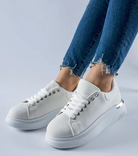 Białe sneakersy na platformie Scuderlando 37 na Arena.pl
