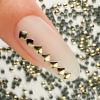 ShinePins gładkie ćwieki ozdoby do paznokci kwadratowe mini NTN Nr 8 5g