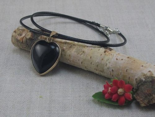 WISIOREK kamień ONYKS CZARNY serce 25mm [W1073] na Arena.pl