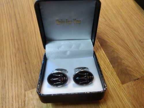 Exciting spinki do mankietów koszuli Maserati w ekskluzywym Etui na Arena.pl