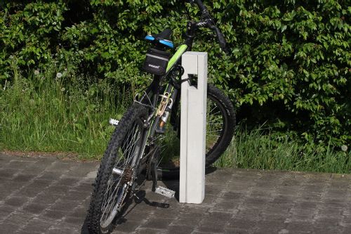 SŁUPEK MIEJSKI BETONOWY WARSZAWSKI na Arena.pl