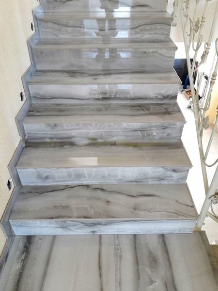 Schody z szarego kamienia 120x30 WYSOKI POŁYSK zdjęcie 1