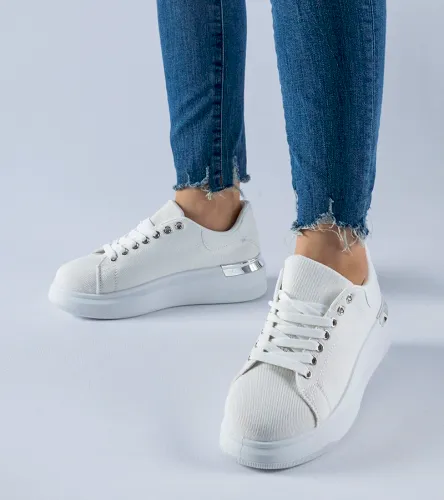 Białe sneakersy na platformie Scuderlando 37 na Arena.pl