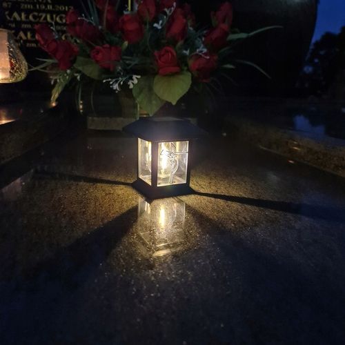 ZNICZ na Grób LED LAMPION Solarny na Cmentarz STATUETKA z KRZYŻEM Nowość na Arena.pl