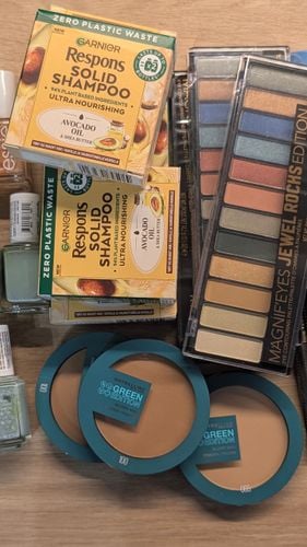 Boks Kosmetyków Max Factor Maybelline Garnier Rimmel ... Mix Hurt 50 Szt. na Arena.pl