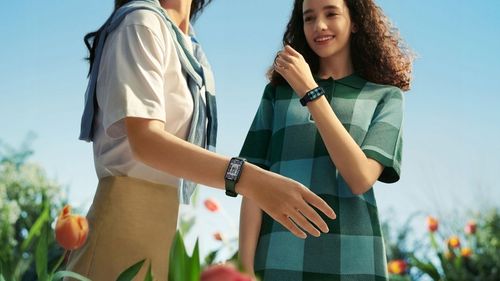 Smartwatch Huawei Band 8 różowy na Arena.pl