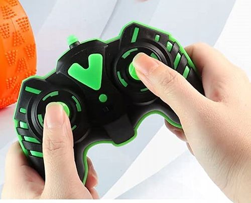 AUTO SAMOCHÓD TWISTER RC 4X4 ZDALNIE STEROWANY NA PILOT AKROBATA KASKADER na Arena.pl