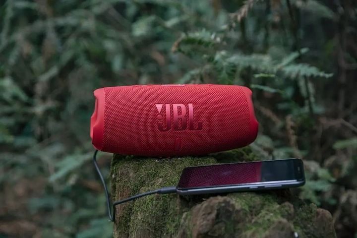 Głośnik przenośny JBL Charge 5 czerwony zdjęcie 6