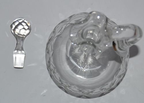 Stara kryształowa karafka na Arena.pl