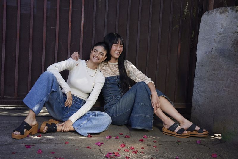 Damskie Klapki Koturn Crocs Brooklyn Woven Heel 209979 Slide 39-40 zdjęcie 14