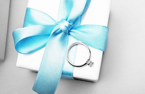 Złoty pierścionek PBD0660 - Diament na Arena.pl