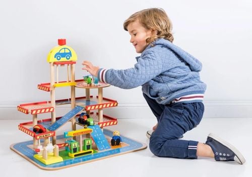 drewniany garaz na Arena.pl