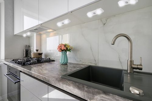 LAMPKA LED PODSZAFKOWA Czujnik Ruchoma BIAŁA Samoprzylepna Światło do Szafy na Arena.pl