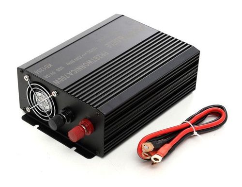 Przetwornica samochodowa 700W 12V - 230V na Arena.pl