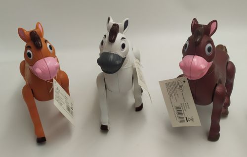 Koń na baterie, stepujący z dźwiękiem na Arena.pl