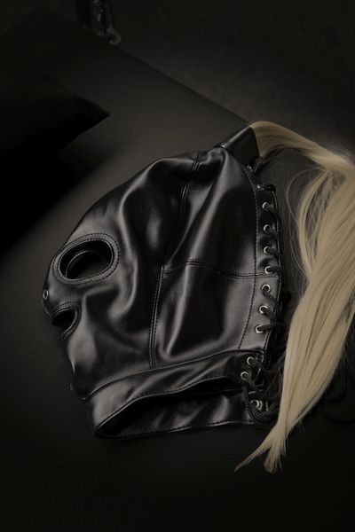 mask with blonde ponytail   black zdjęcie 5