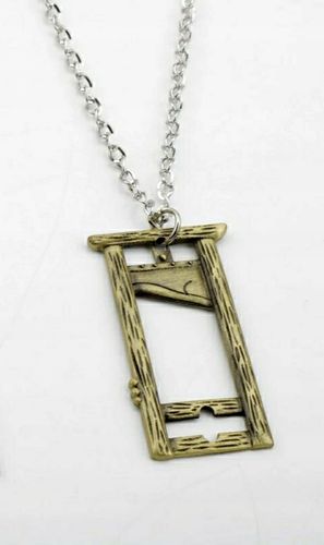 Wisiorek Gilotynka Ścięcie Stracenie Szafot Wyrok na Arena.pl