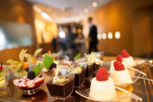 POJEMNIKI PUCHARKI KWADRATOWE DO DESERÓW KUBKI SŁODKI STÓŁ BUFET 60ML na Arena.pl