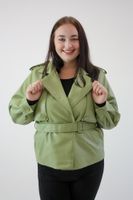 Dwurzędowa kurtka eko skóra z paskiem Edima Oliwkowa 2XL