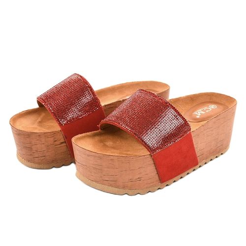 Czerwone klapki na platformie 77-99 r.38 na Arena.pl