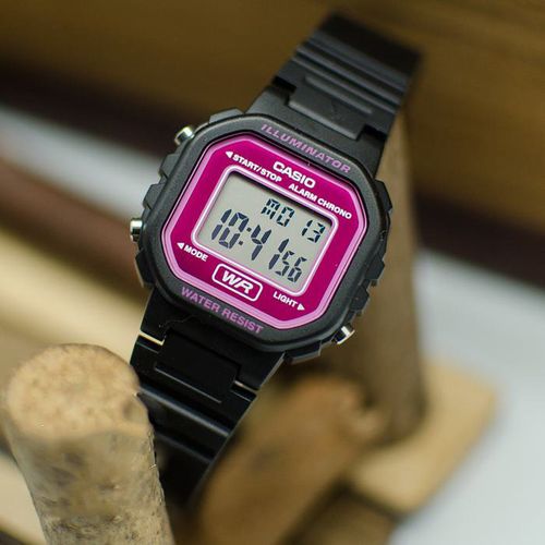 ZEGAREK DAMSKI CASIO LA-20WH-4ADF (zd596c) + BOX na Arena.pl