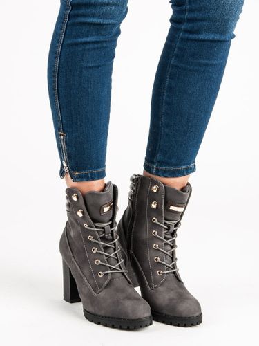 WIĄZANE BOTKI NA OBCASIE na Arena.pl