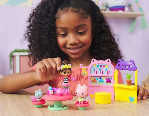 KOCI DOMEK GABI ZESTAW PLAC ZABAW ZE ZJEŻDŻALNIĄ FIGURKA WRÓŻKICIA LALECZKA na Arena.pl