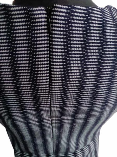 Prosta sukienka w paski zdjęcie 3