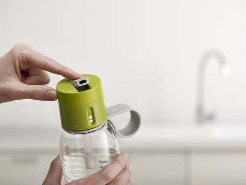 Butelka na wodę Dot Active 750 ml biała Joseph Joseph na Arena.pl