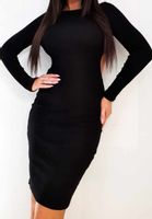 Sukienka z wyciętymi plecami prążek