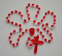 Różaniec na sznurku plastik czerwony