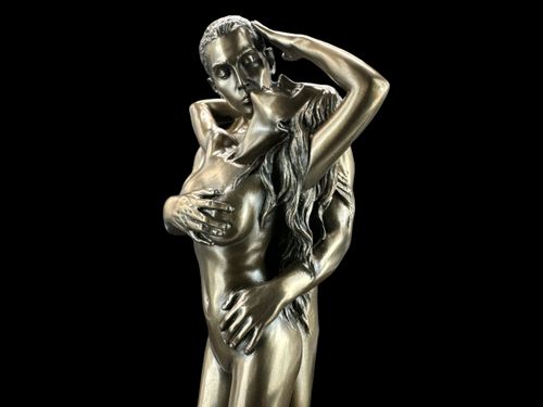 FIGURKA KOCHANKOWIE W OBJĘCIU - VERONESE (WU76717A1) na Arena.pl