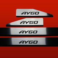 Listwa progowa TOYOTA AYGO MK1 Stal nierdzewna 304 połysk z czarnymi litera