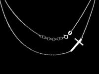 ŁAŃCUSZEK NASZYJNIK CELEBRYTKA KRZYŻYK ZE SREBRA PRÓBY 925 RODOWANEGO