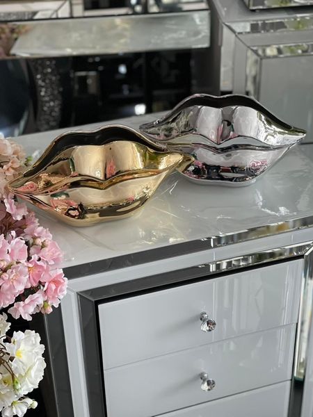 Złoty wazon osłonka usta zdjęcie 3