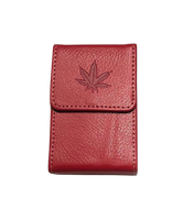 Czerwone Pudełko Etui na Paczkę Papierosów z Wytłoczonym Liściem Marihuany