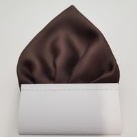 Brązowa ciemna poszetka trójkątna "Wypustka"