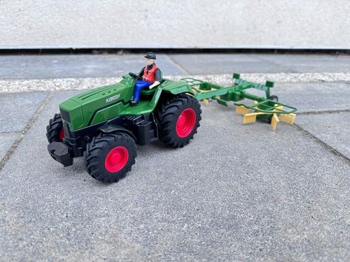 TRAKTOR ZDALNIE STEROWANY DLA DZIECI CIĄGNIK RC Z ZGRABIARKĄ + AKUMULATOR na Arena.pl