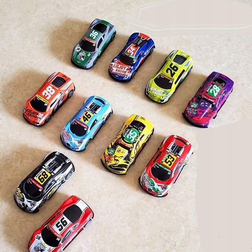 DUŻY ZESTAW SAMOCHODÓW METALOWE RESORAKI AUTKA AUTKO Z NAPĘDEM + AKCESORIA na Arena.pl