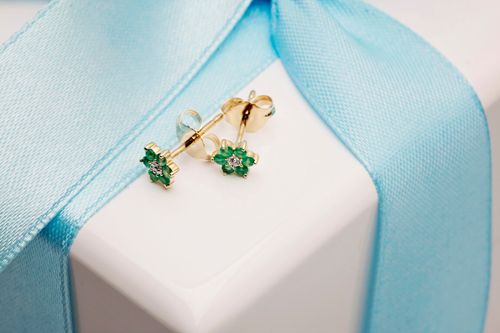 kolczyki kwiatki żółte złoto ze szmaragdami i diamentami na Arena.pl