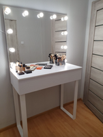 Toaletka AMI 100 SILVER białe nogi. Do makijażu, makeupu, wizażu