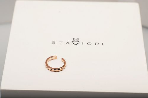 srebrny kolczyk / mankiet do ucha pozłacany różowym złotem na Arena.pl