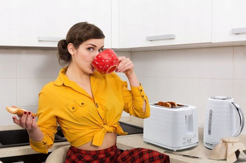 Toster Opiekacz Kanapek 930W Eldom To265C Nele zdjęcie 3