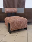 DESIGNERSKI FOTEL BRĄZOWY O ORYGINALNYM WYGLĄDZIE 73/64/63