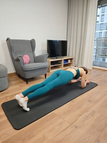 Mata do ćwiczeń jogi gimnastyczna karimata gruba czarna 1,5CM / 15MM NBR na Arena.pl