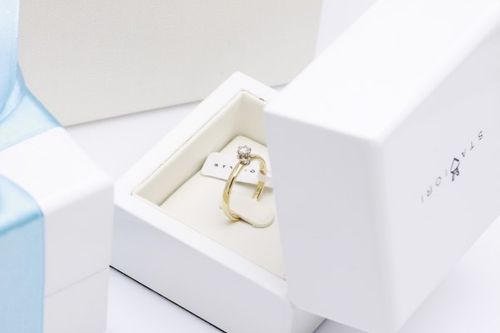 Złoty pierścionek PXD1913 - Diament na Arena.pl