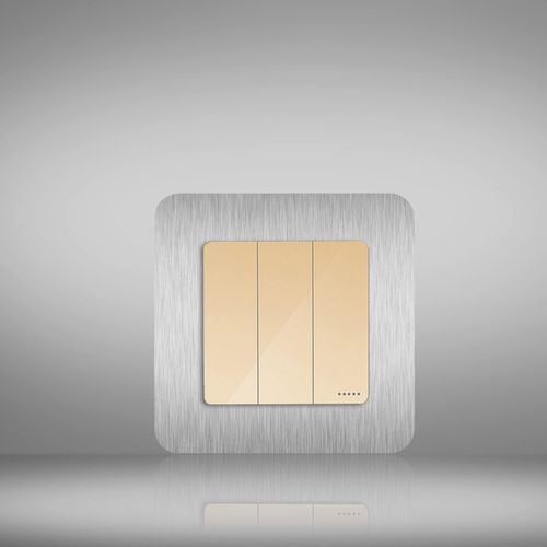 Srebrna Ramka Ozdobna na Włącznik Światła 8,5x8,5 cm Elegancka Osłona na Arena.pl